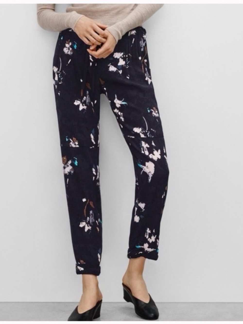 Aritzia. Wilfred Marais Floral Drawstring Pant. Size Small.